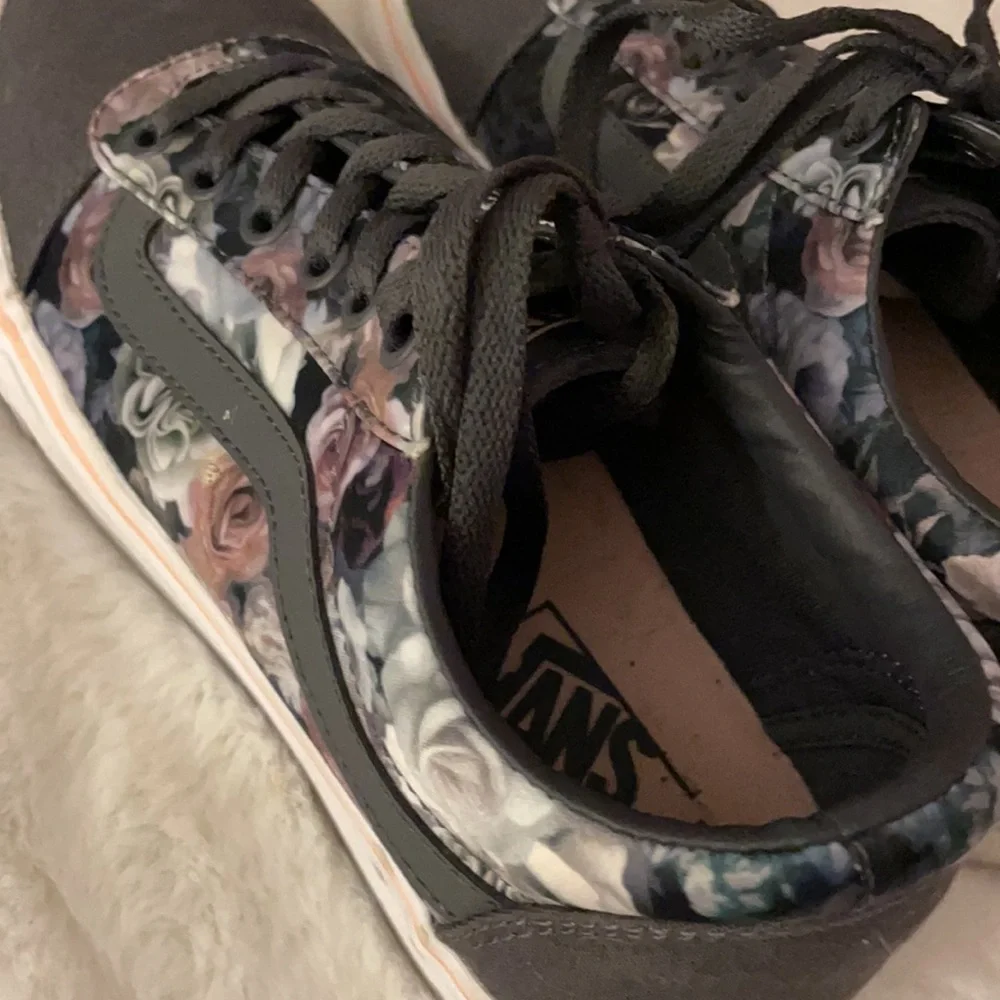 Vans Grey Floral Unisex Sneaker in 9M - Picture 8 of 12
